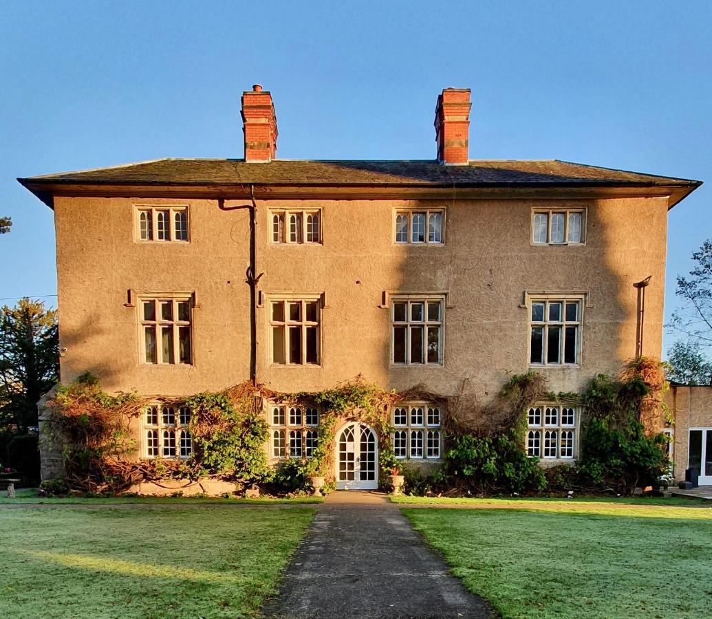 Woodborough Hall 外观 照片