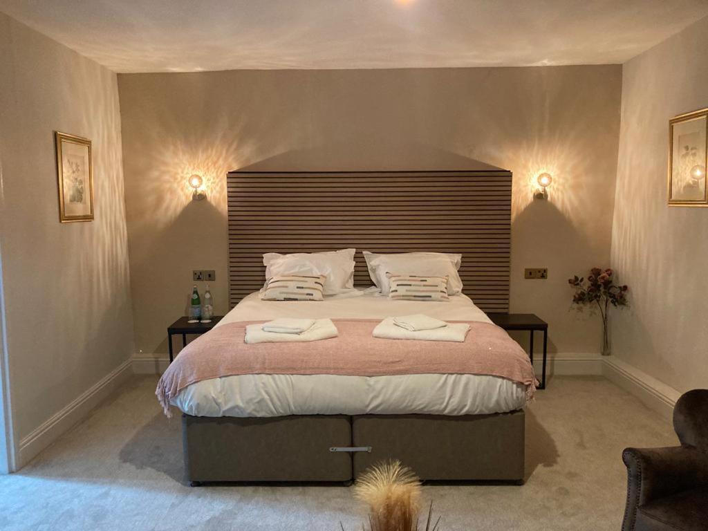 Woodborough Hall 外观 照片